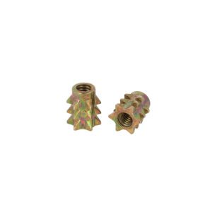 Mufa wbijana bez kołnierza M4x10mm A żółty ocynk